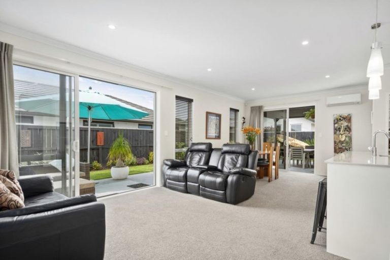 Photo of property in 77 Sandhurst Drive, Papamoa Beach, Papamoa, 3118