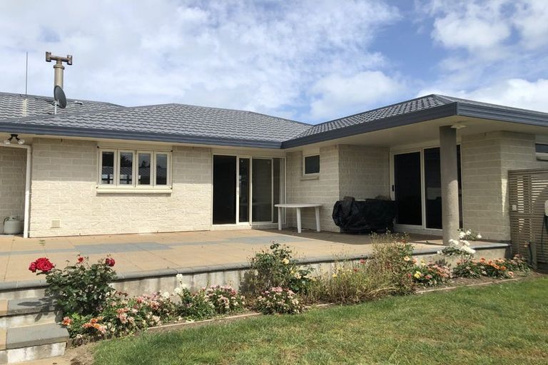 Photo of property in 44 Kent Avenue, Waitarere Beach, Levin, 5510