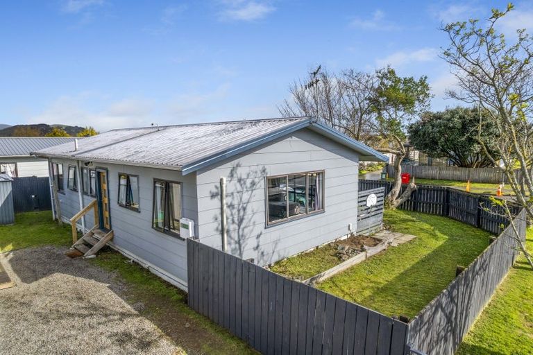 Photo of property in 118 Makarini Street, Paraparaumu, 5032