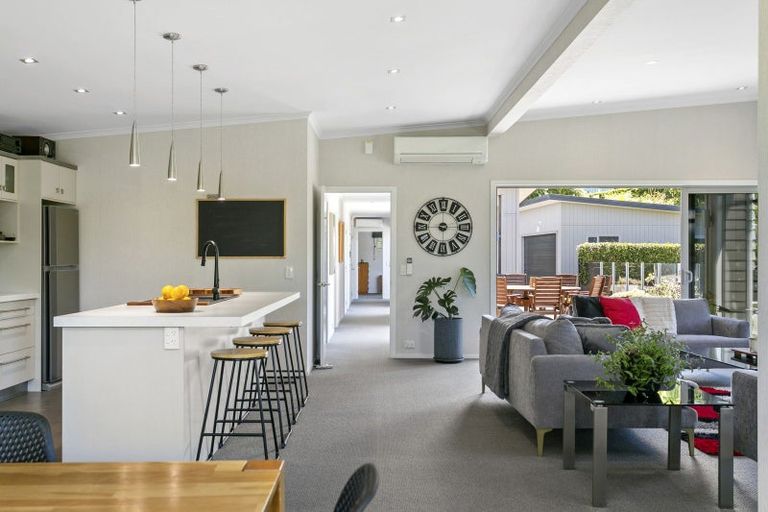 Photo of property in 27 Loch Views Road, Acacia Bay, Taupo, 3385