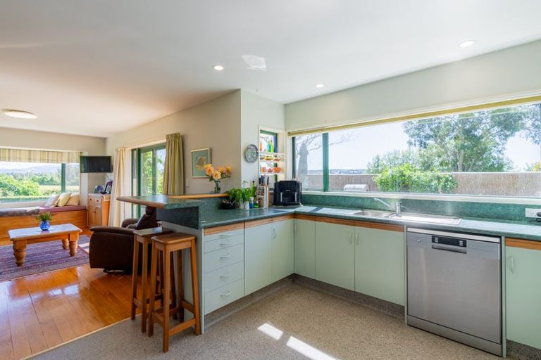 Photo of property in 132 Round Hill Road, Loburn, 7472