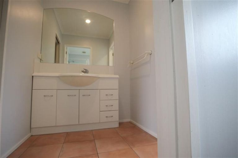 Photo of property in 16 Brittany Drive, Henderson, Auckland, 0612