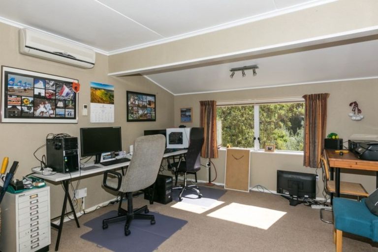 Photo of property in 57b Napier Terrace, Hospital Hill, Napier, 4110