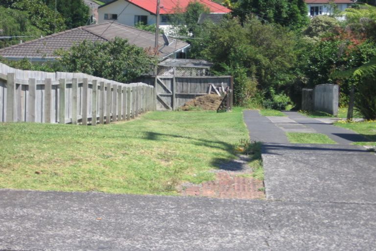 Photo of property in 2/12 Elliott Avenue, Bayview, Auckland, 0629