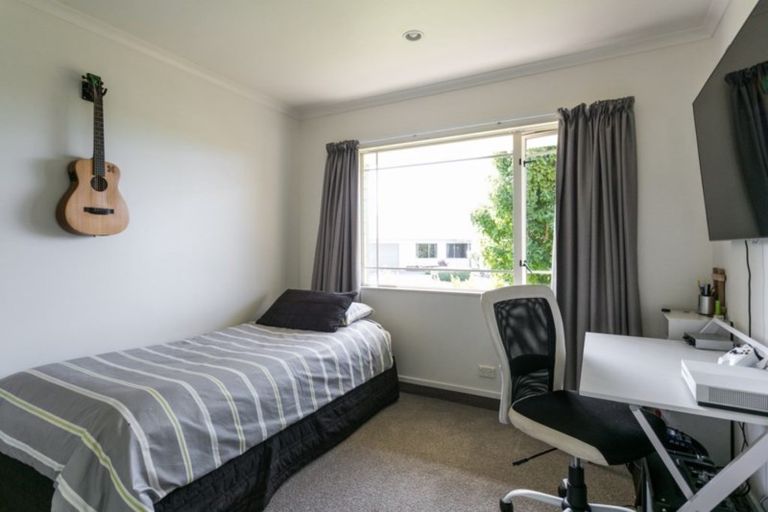 Photo of property in 17 Woodlands Drive, Havelock North, 4130