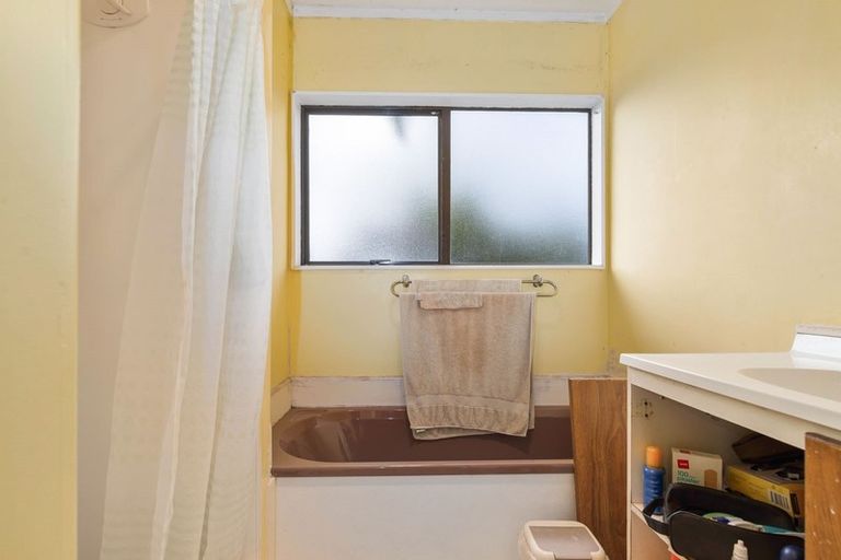 Photo of property in 15a Beech Place, Owhata, Rotorua, 3010