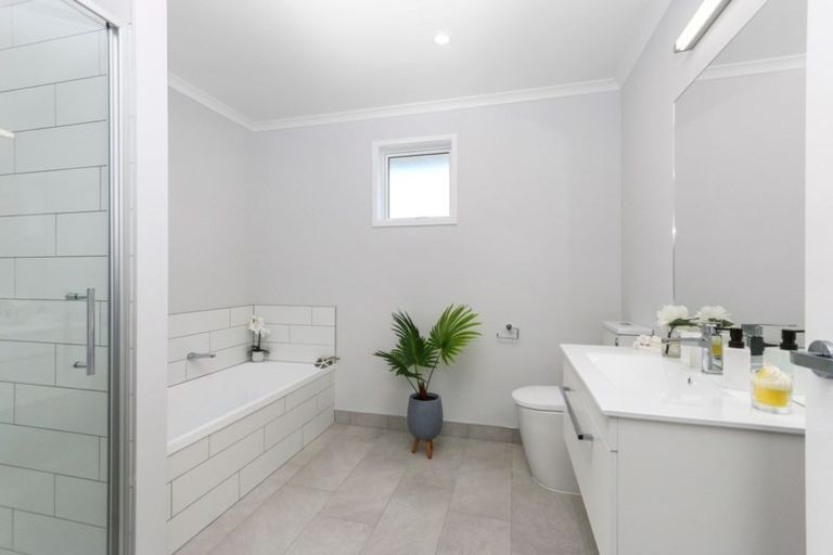 Photo of property in 54 Hayfield Way, Karaka, Papakura, 2113