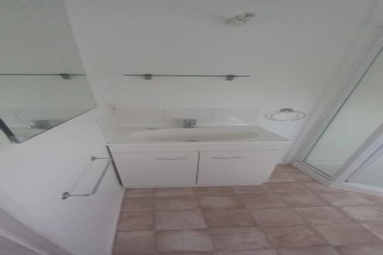 Photo of property in 10 Clare Street, Cambridge, 3434