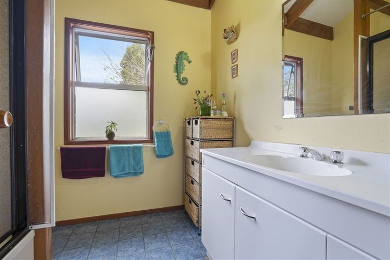 Photo of property in 250 Paroa Bay Road, Russell, 0272