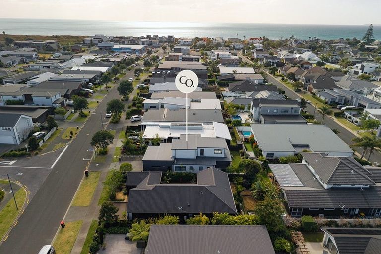 Photo of property in 37 Coast Boulevard, Papamoa Beach, Papamoa, 3118