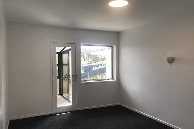 Photo of property in 2/86 Archers Road, Glenfield, Auckland, 0629