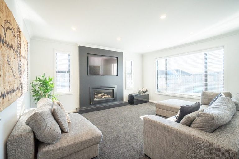 Photo of property in 3 Stratford Court, Fitzherbert, Palmerston North, 4410