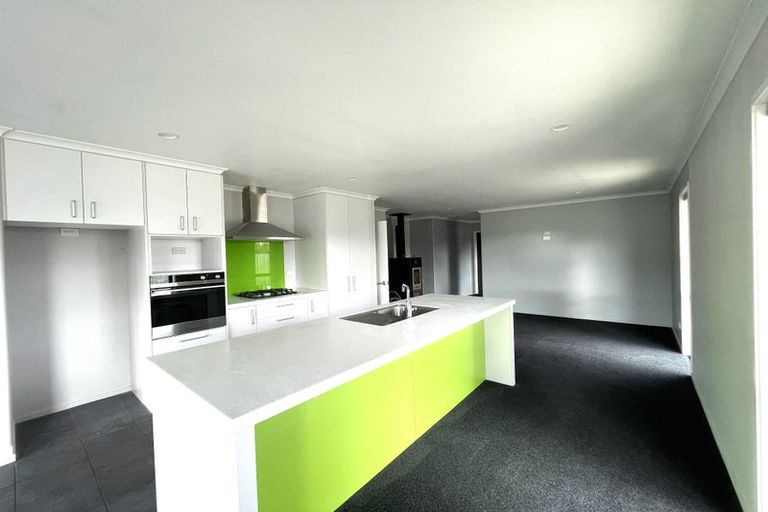 Photo of property in 15 Shortland Street, Wainoni, Christchurch, 8061