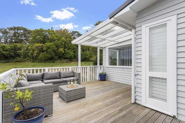 Photo of property in 7 Norman Road, Titirangi, Auckland, 0604