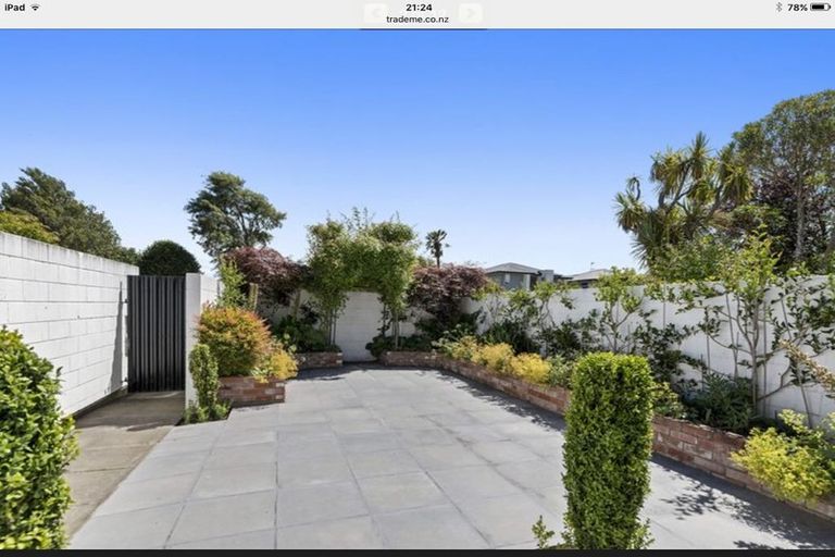 Photo of property in 92b Aikmans Road, Merivale, Christchurch, 8014