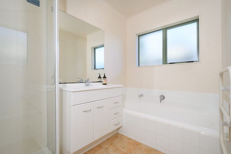 Photo of property in 6 Northridge Terrace, Massey, Auckland, 0614