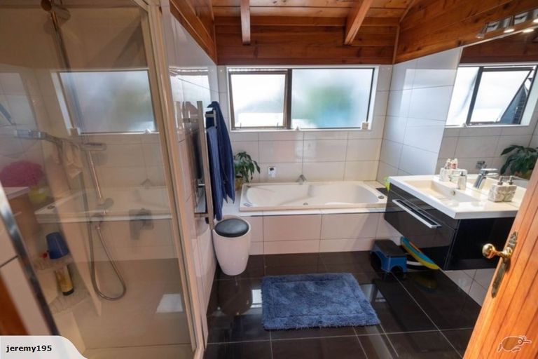 Photo of property in 113 Veale Road, Ridgewood, New Plymouth, 4371