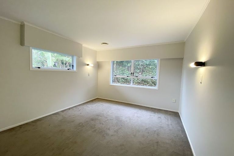 Photo of property in 3 Larne Avenue, Pakuranga Heights, Auckland, 2010