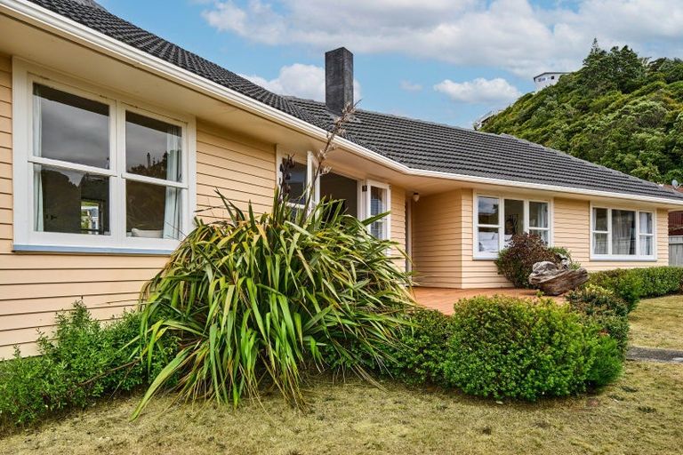 Photo of property in 31 Priscilla Crescent, Kingston, Wellington, 6021