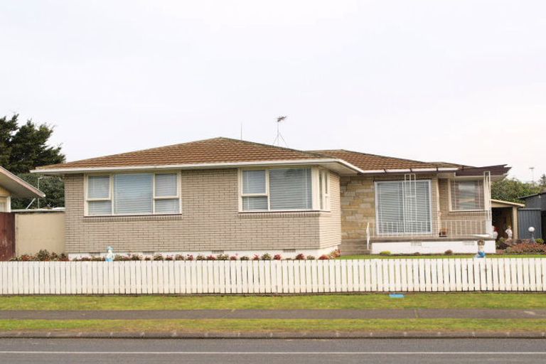 Photo of property in 15 Harania Avenue, Favona, Auckland, 2024