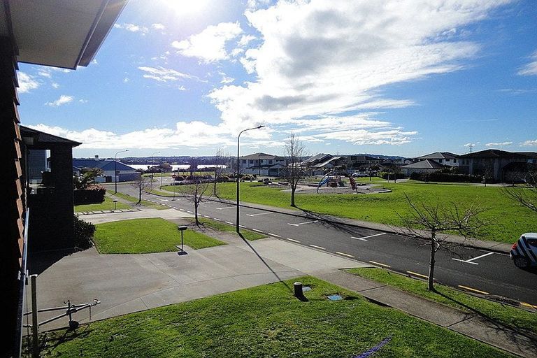 Photo of property in 4 Rossini Court, Karaka, Papakura, 2113