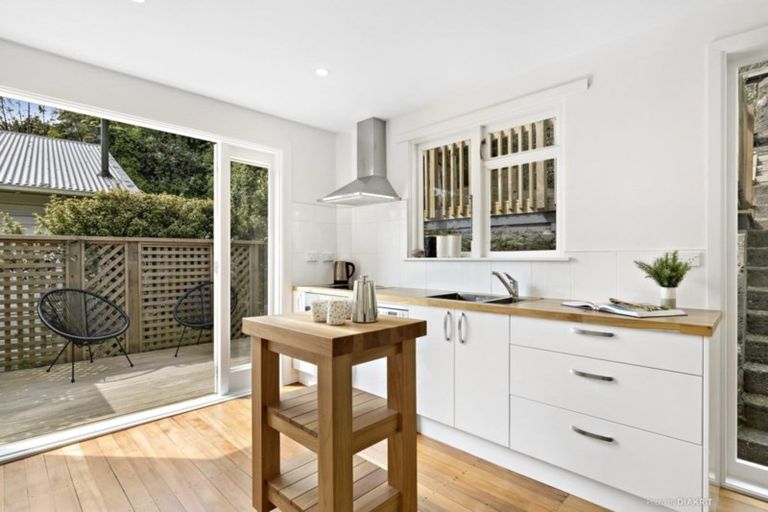 Photo of property in 70 Curtis Street, Northland, Wellington, 6012