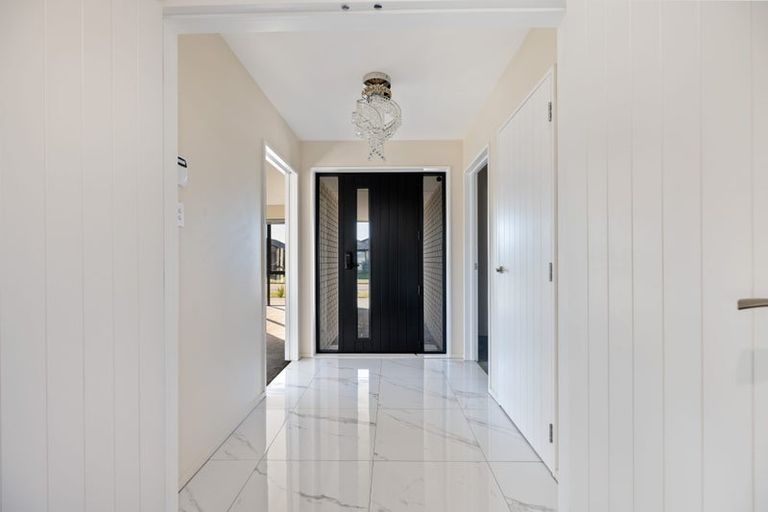 Photo of property in 7 Fountain Place, Rolleston, 7614