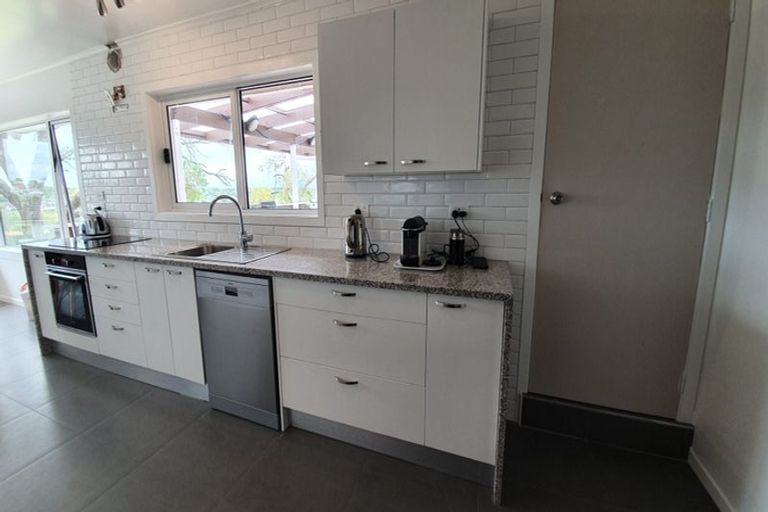 Photo of property in 36 Jade Avenue, Pakuranga Heights, Auckland, 2010