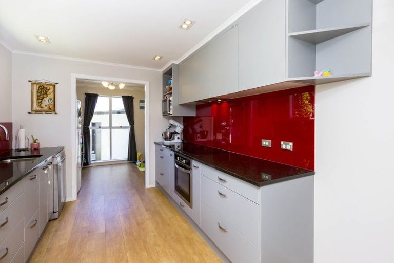 Photo of property in 67 Kamahi Street, Stokes Valley, Lower Hutt, 5019