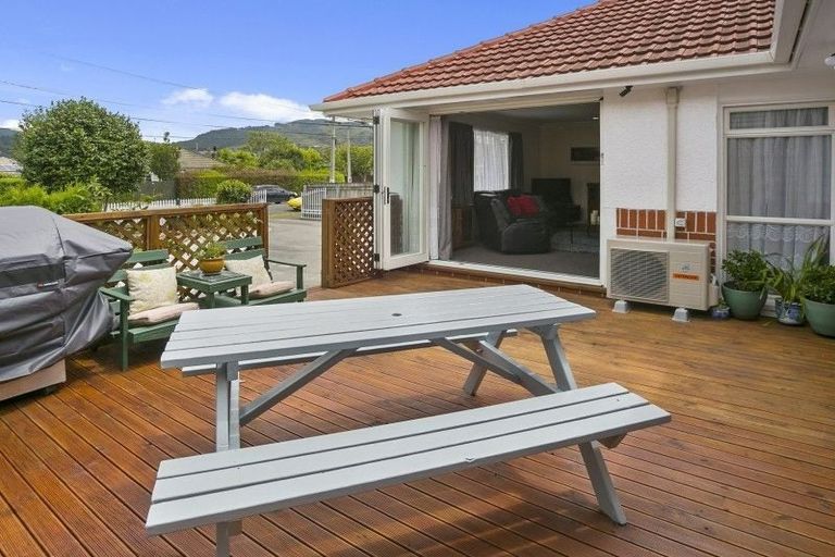 Photo of property in 54 Routley Crescent, Elderslea, Upper Hutt, 5018