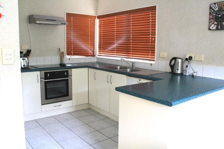 Photo of property in 1/5 Halberg Street, Glenfield, Auckland, 0629