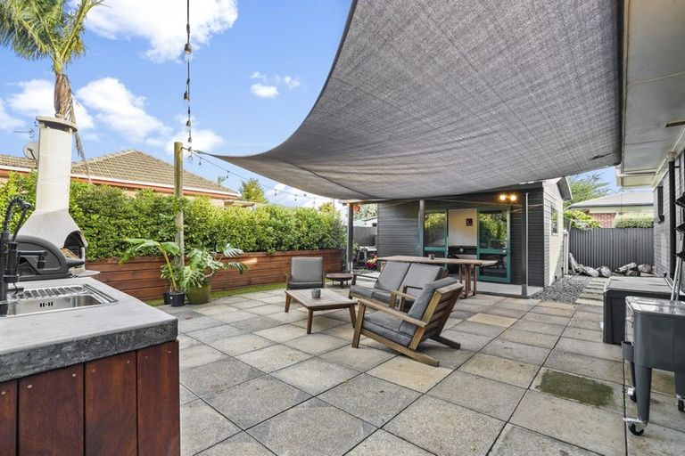 Photo of property in 1 Seifert Street, Forest Lake, Hamilton, 3200