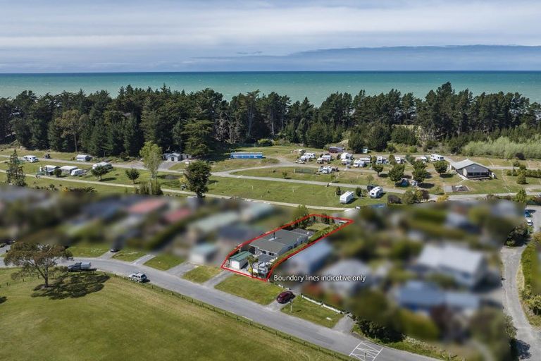 Photo of property in 26 Rotten Row, Waikuku Beach, 7473