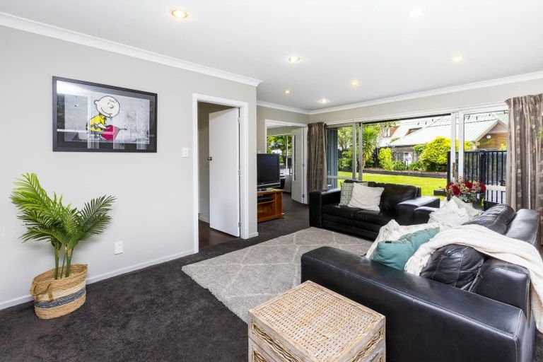 Photo of property in 21 Barton Road, Heretaunga, Upper Hutt, 5018