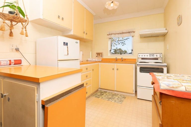 Photo of property in 23 Cyclarama Crescent, Massey, Auckland, 0614