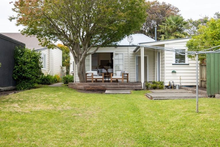 Photo of property in 37 Napier Terrace, Hospital Hill, Napier, 4110