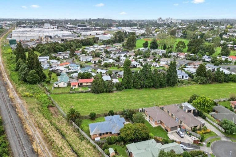 Photo of property in 14 Corsair Place, Melville, Hamilton, 3206