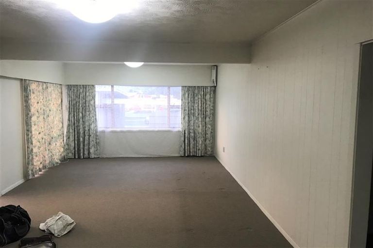 Photo of property in 29 Wainuiomata Road, Wainuiomata, Lower Hutt, 5014