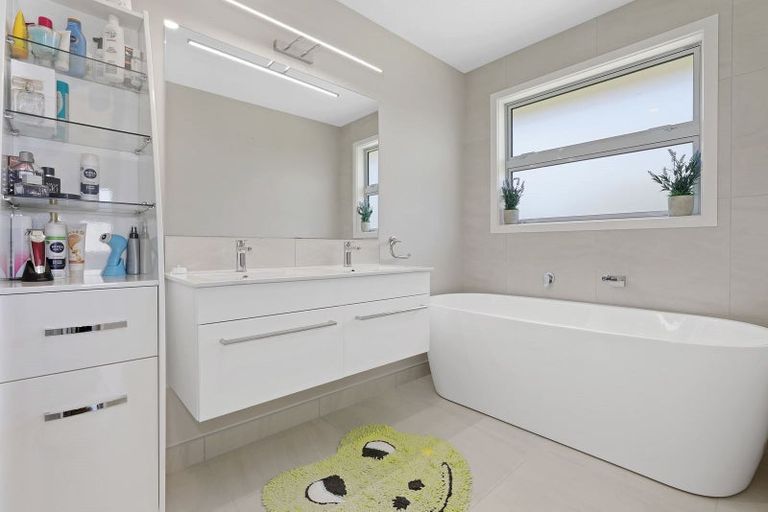 Photo of property in 7 Kamaka Street, Wharewaka, Taupo, 3330