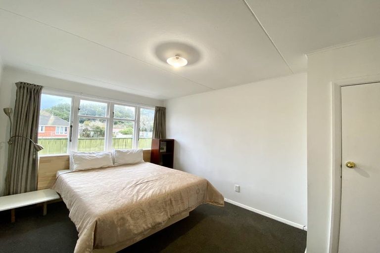 Photo of property in 15 Holdsworth Avenue, Trentham, Upper Hutt, 5018