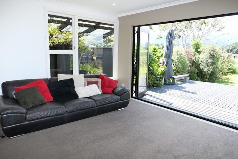 Photo of property in 48 Rutherford Drive, Waikanae Beach, Waikanae, 5036