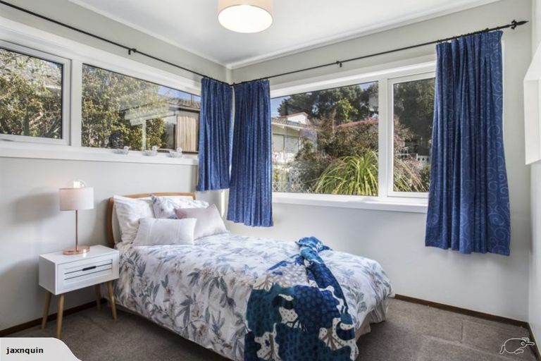 Photo of property in 21 Makepiece Place, Chatswood, Auckland, 0626