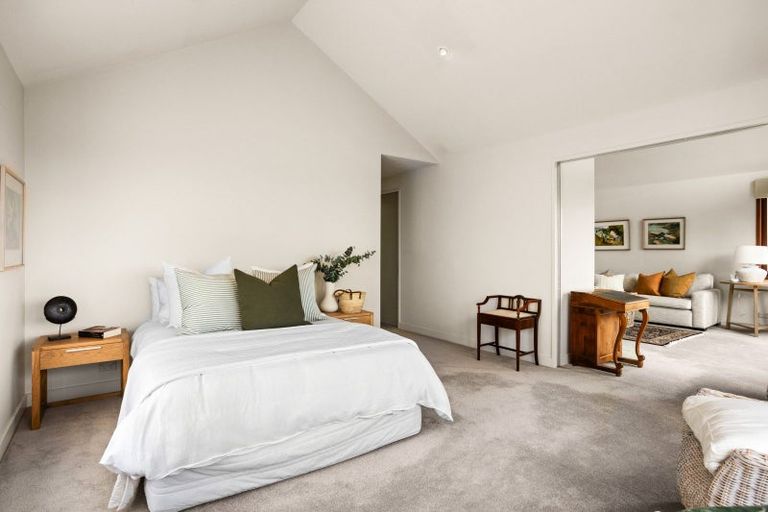 Photo of property in 1a Gillean Street, Havelock North, 4130