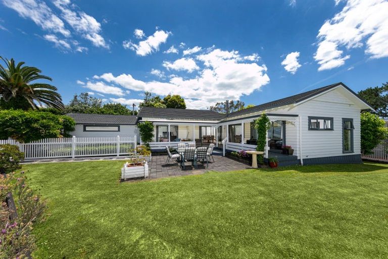 Photo of property in 49a Roland Road, Greenhithe, Auckland, 0632