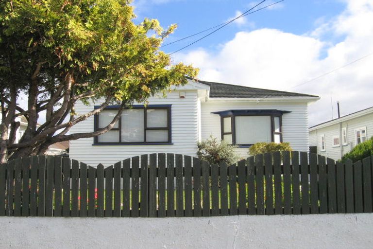 Photo of property in 24 Glamis Avenue, Strathmore Park, Wellington, 6022