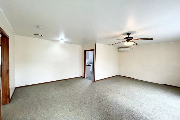 Photo of property in 48 Spence Road, Henderson, Auckland, 0612