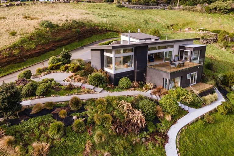 Photo of property in 7 Te Wharau Lane, Charteris Bay, Lyttelton, 8971