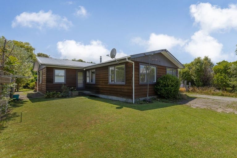 Photo of property in 5 Puriri Road, Waikanae, 5036