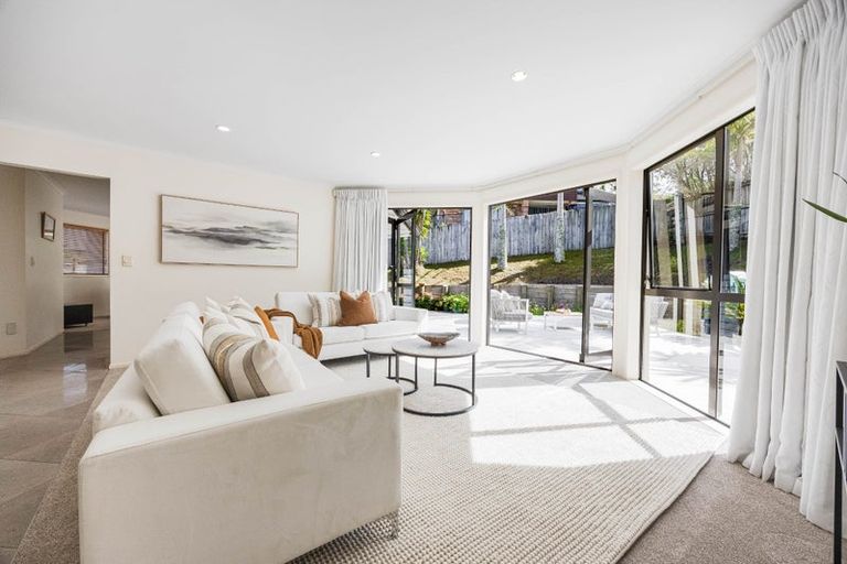 Photo of property in 22 Ballymore Drive, Pinehill, Auckland, 0632