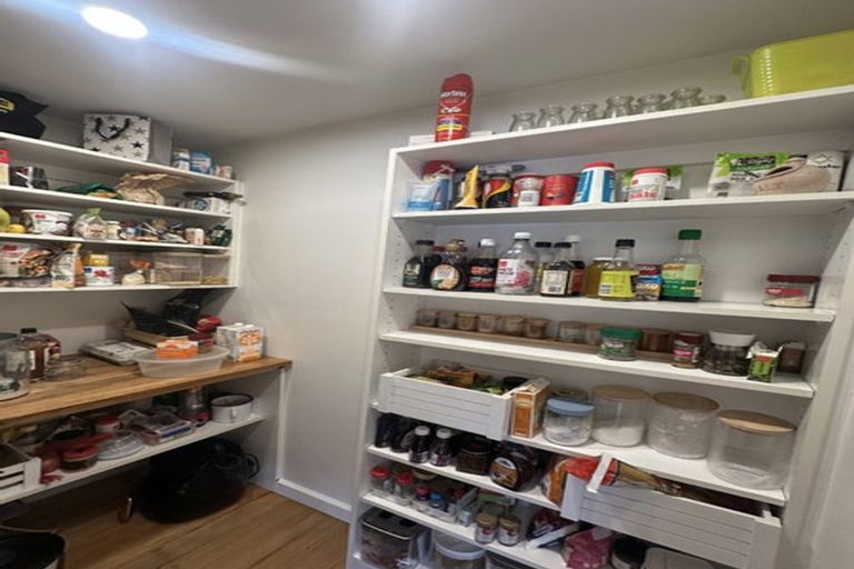 Photo of property in 33 Kotare Street, Fendalton, Christchurch, 8041